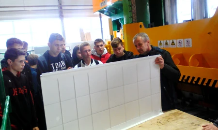 Центр занятости населения Сосновского района организовал для студентов техникума экскурсию на предприятие